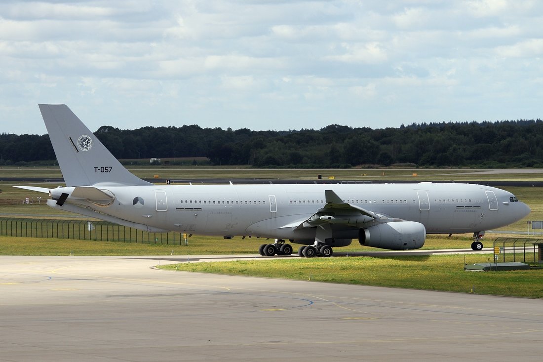 Niederlande - Royal Air Force Airbus A330-243MRTT KC30M T-057