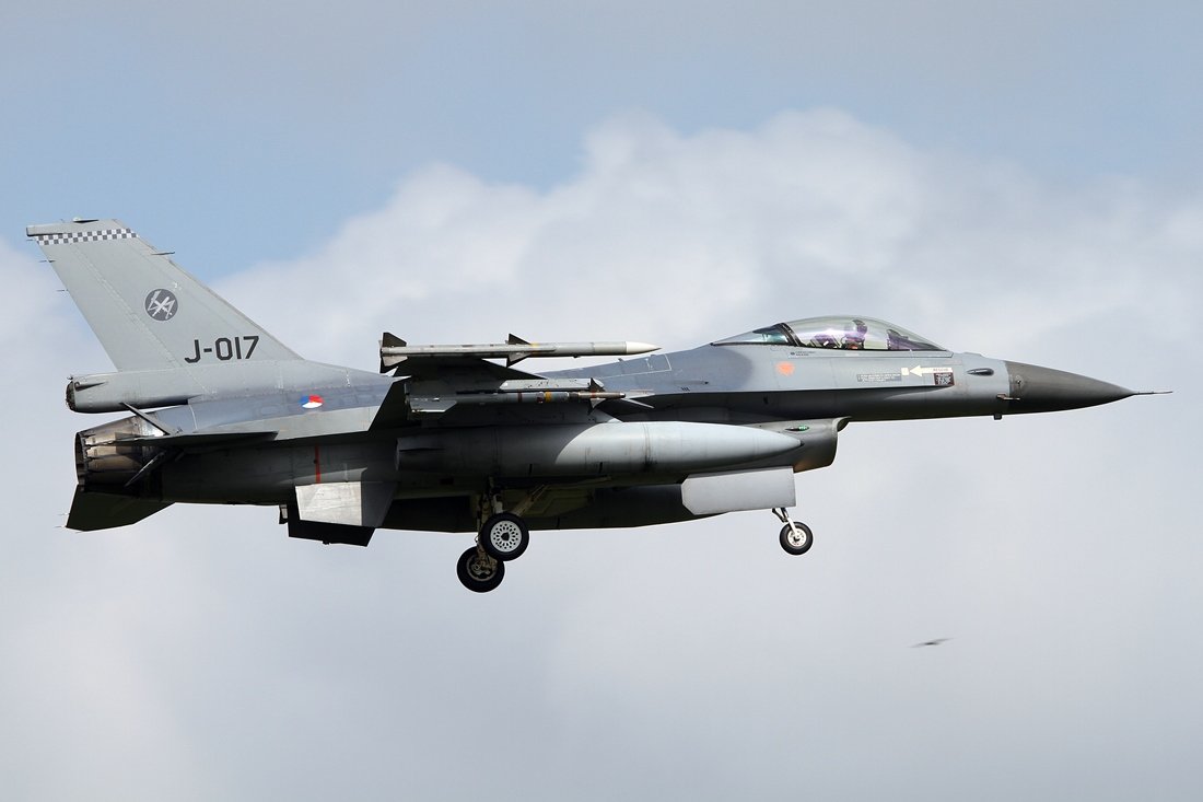Niederlande - Royal Air Force General Dynamics F-16AM Fighting Falcon J-017
