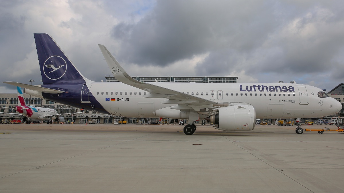 Lufthansa D-AIJD A320neo
