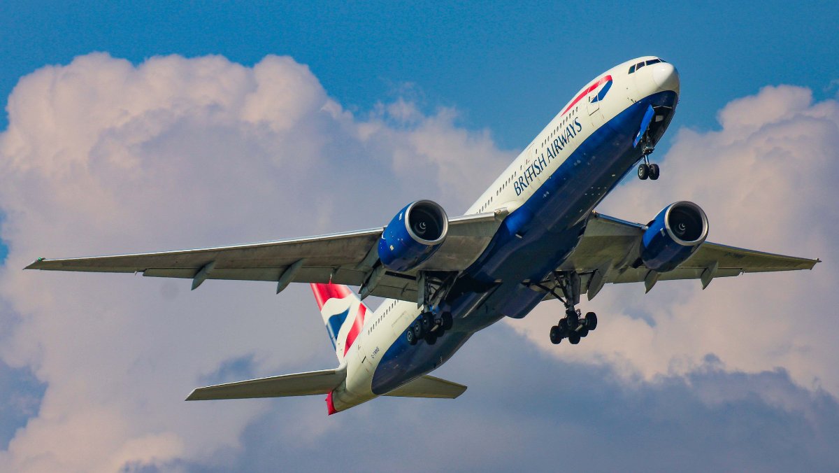 British Airways B777-200 G-YMMB