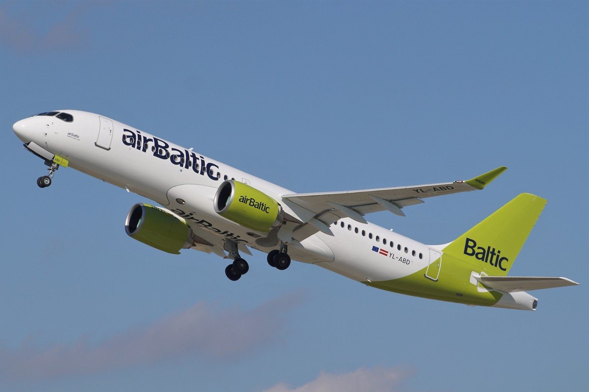 YL-ABD   A220-300    Air Baltic  Neu(Aug 21)