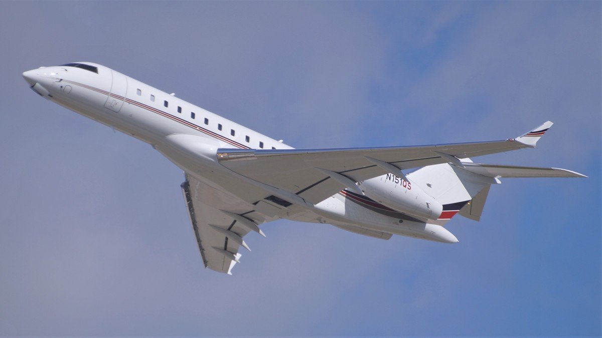 N151QS   Bombadier Global 6000