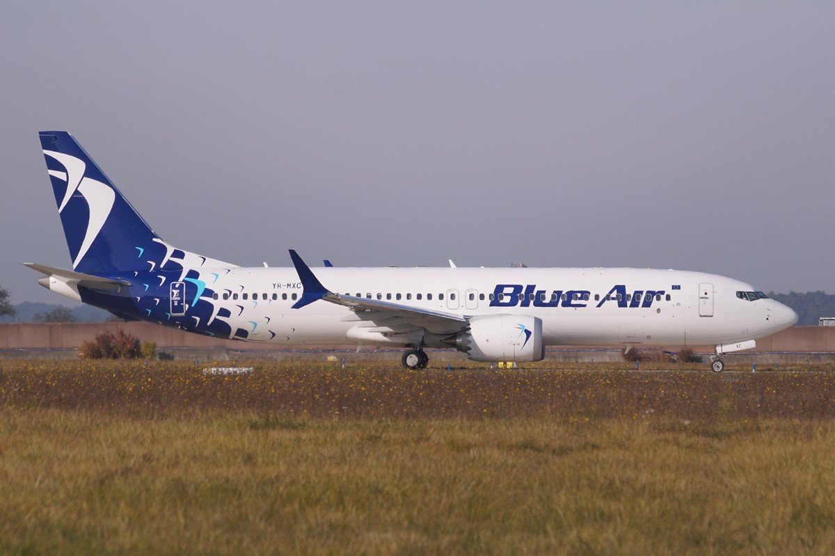 YR-MXC    737-8MAX      Blue Air