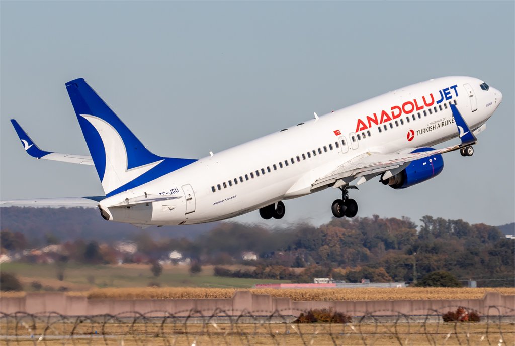 AnadoluJet / TC-JGU / Boeing 737-8F