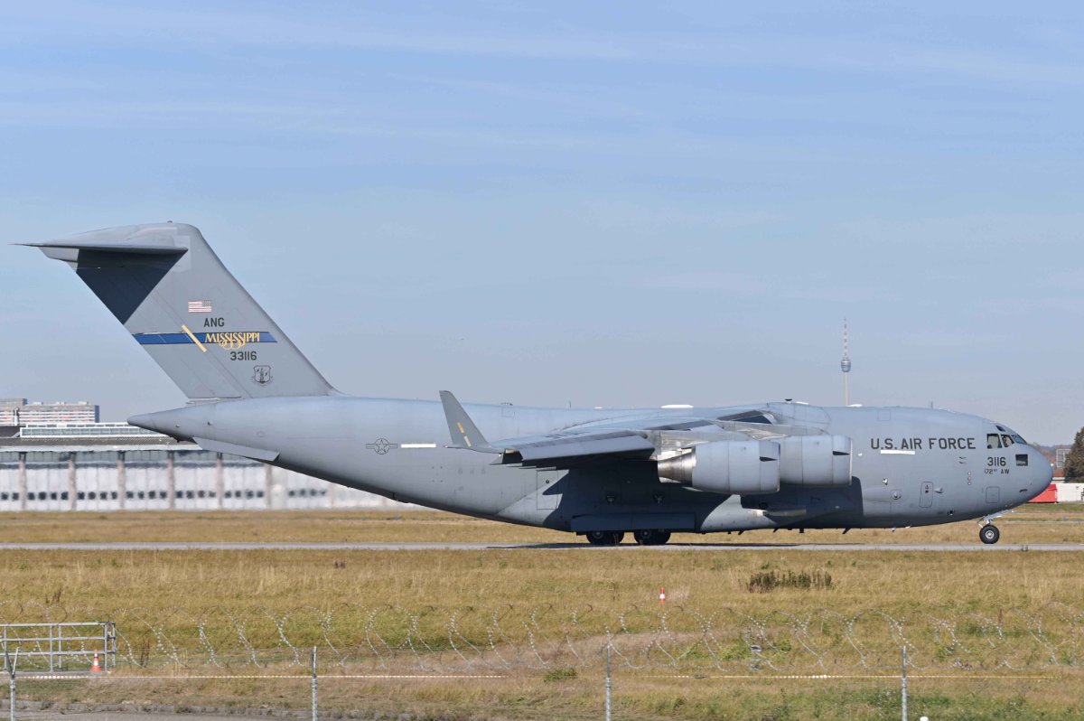 USAF 03-3116 Boeing C-17A Globemaster III.JPG