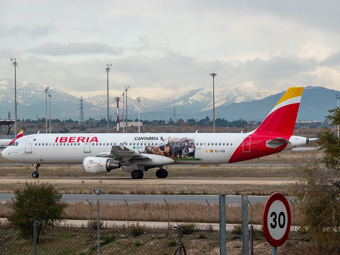 _SBB7846 EC-IXD Iberia Airbus A321-212.jpg