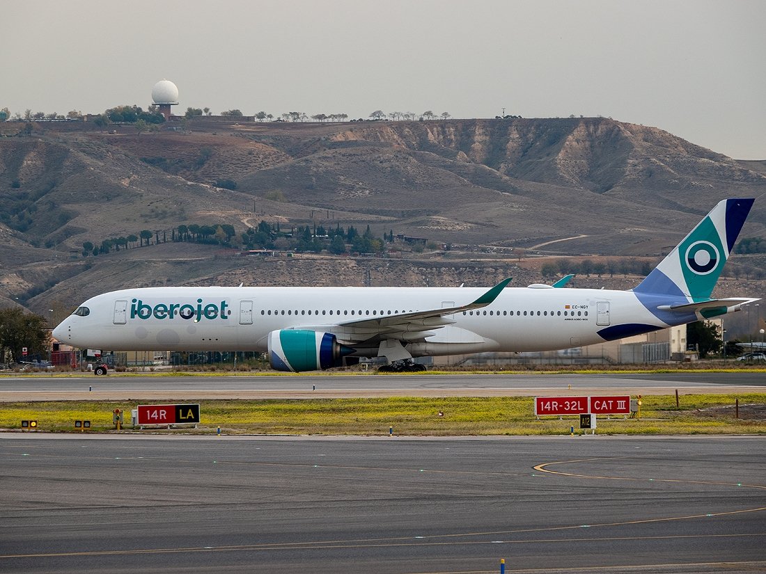 _SBB8108 EC-NGY Iberojet Airbus A350-941.jpg