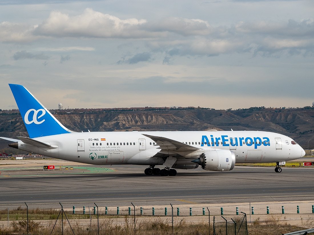 _SBB8944 EC-MIG Air Europa Boeing 787-8 Dreamliner.jpg