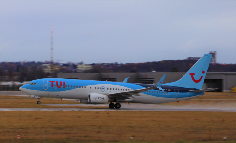 TUI 737-800