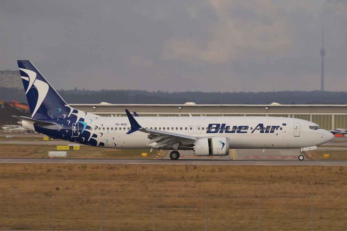 YR-MXE       737 MAX8        Blue Air