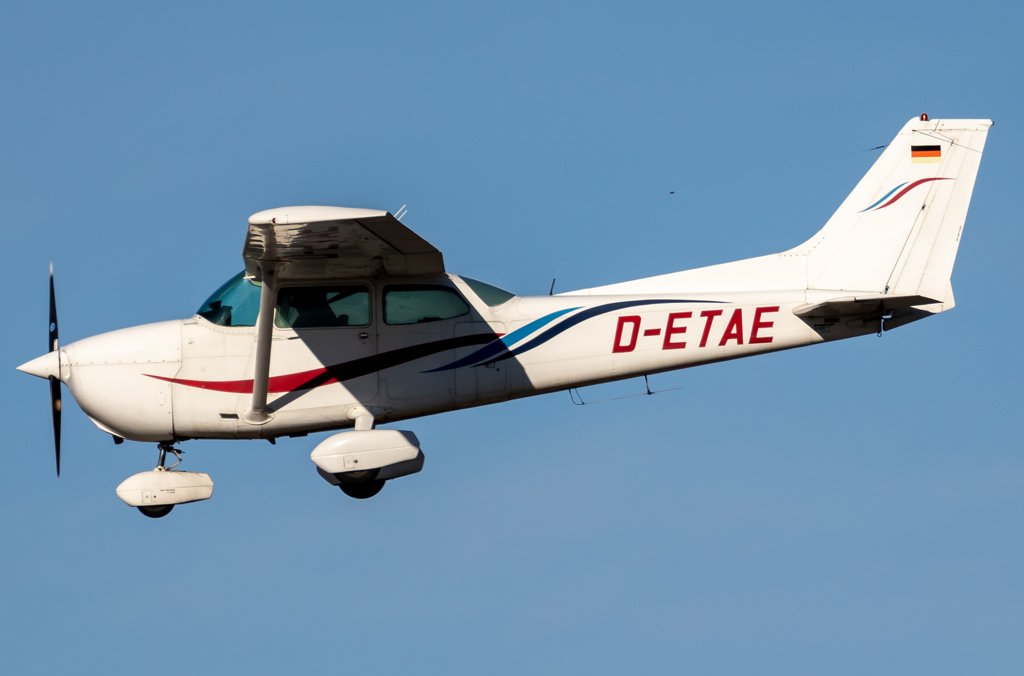 Private / D-ETAE / Cessna 172N Skyhawk II