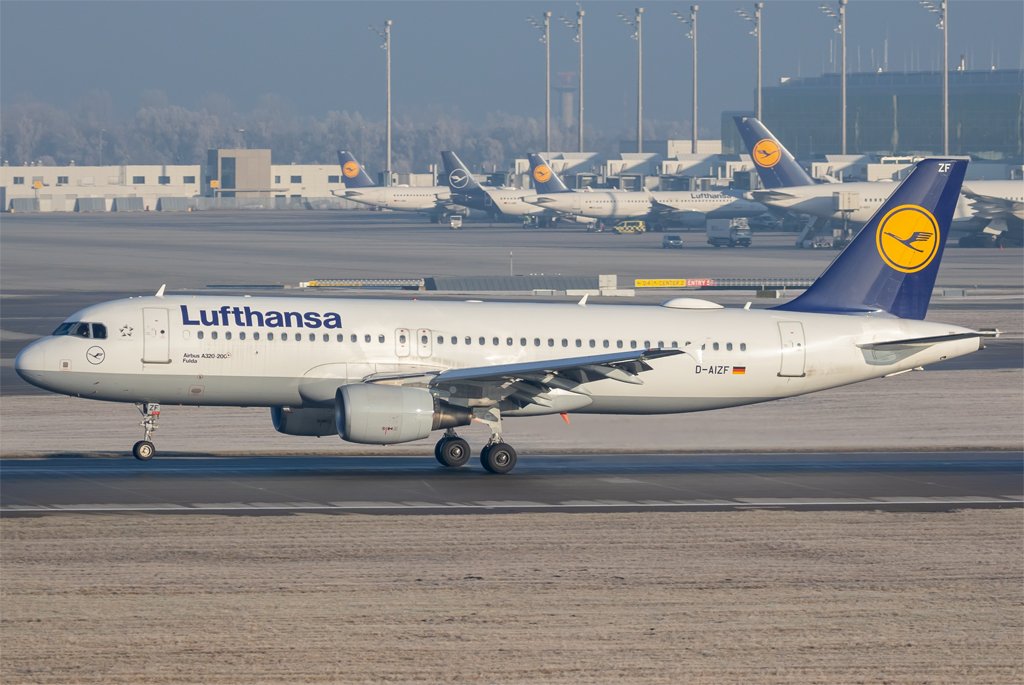 Lufthansa / D-AIZF / Airbus A320-214