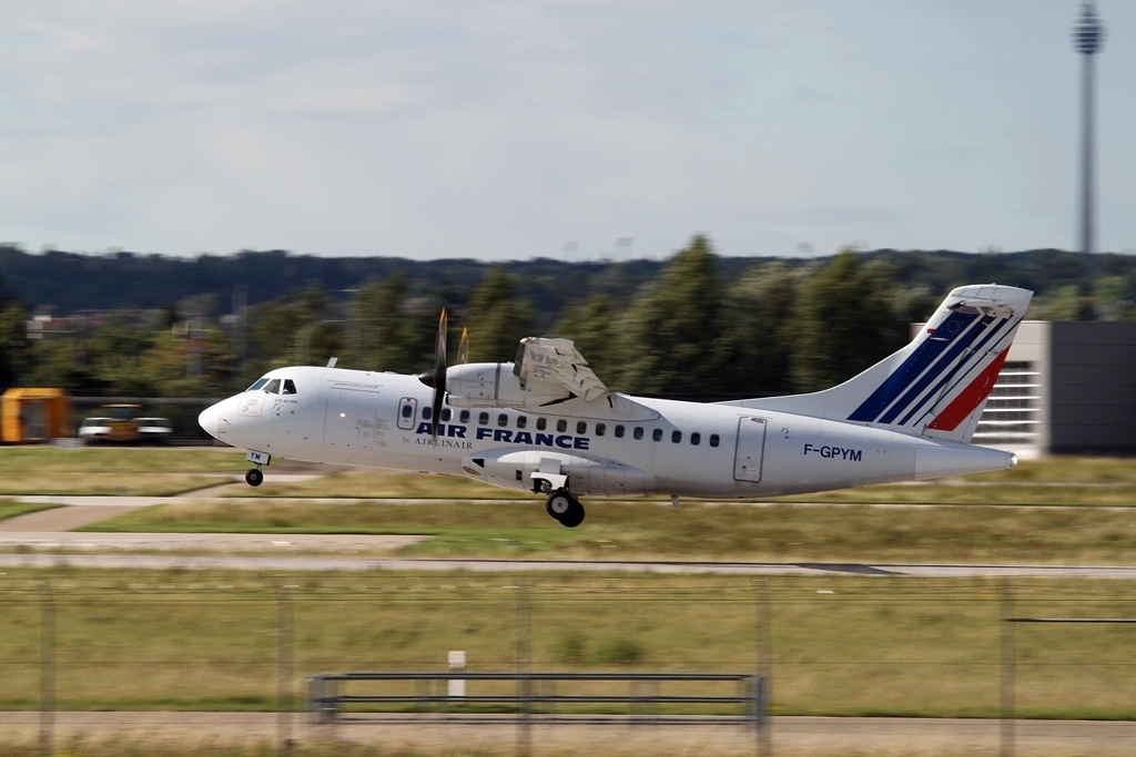 Air France (Airlinair) Aerospatiale ATR-42-500 F-GPYM