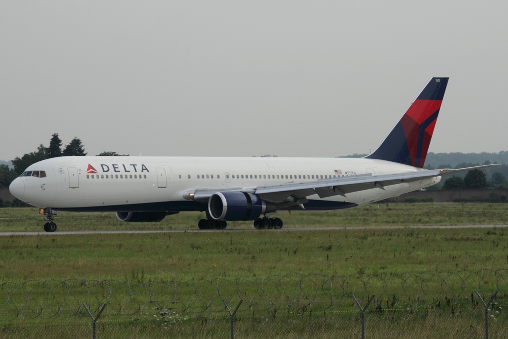 Delta Air Lines<br />Boeing 767-3P6/ER<br />N155DL