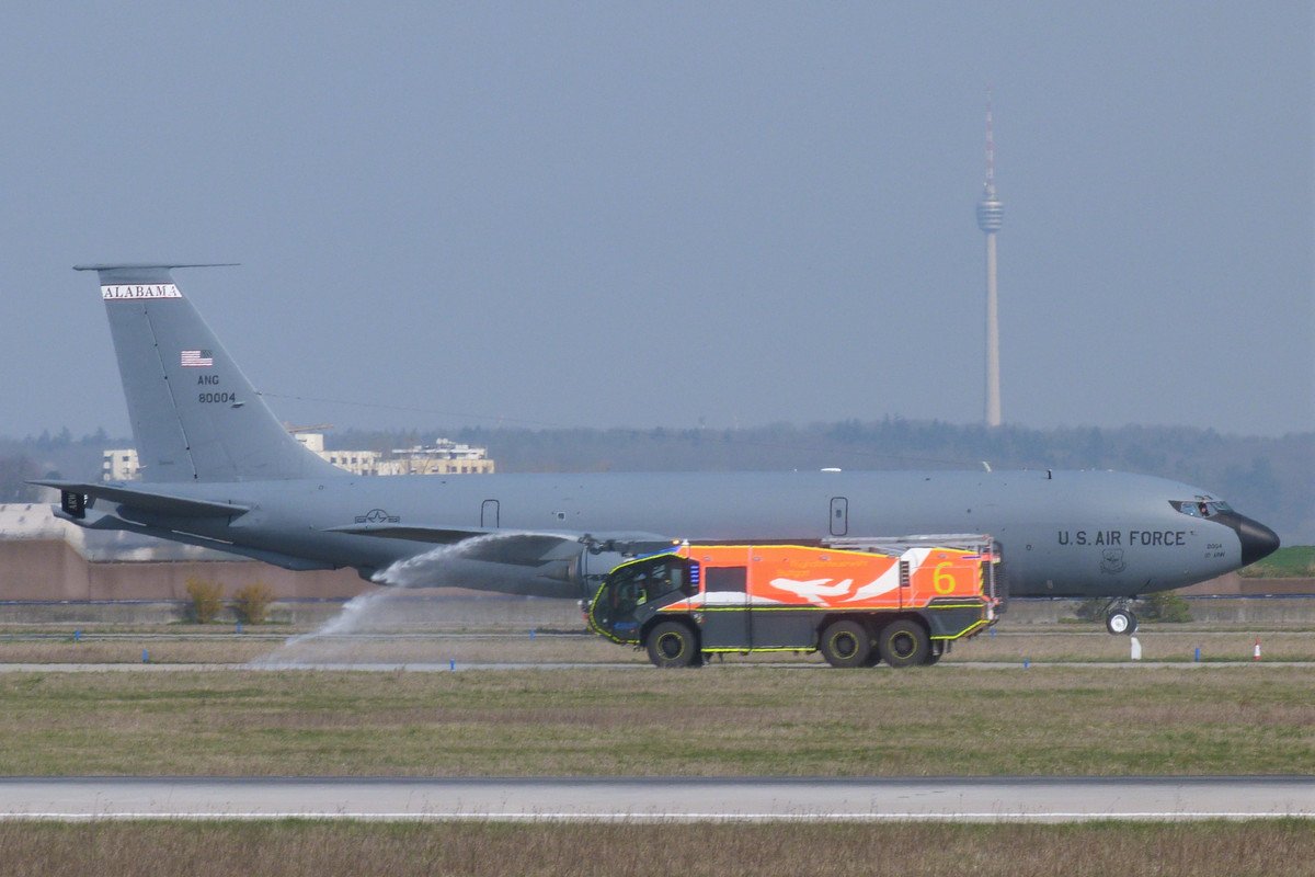 58-0004. KC-135R. USAF 117th ARW