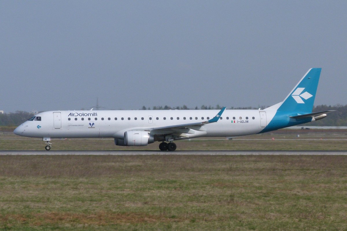 I-ADJW. ERJ-195LR. Air Dolomiti