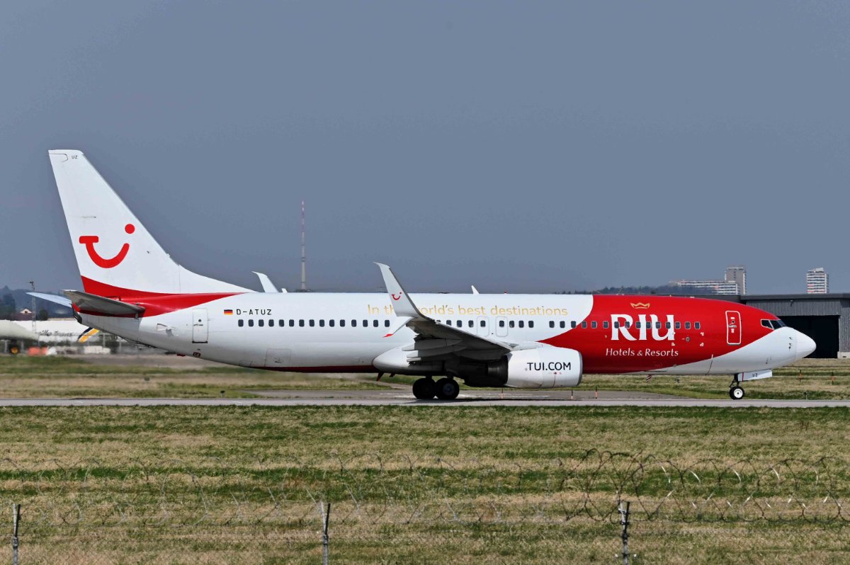 D-ATUZ TUIfly Boeing 737-8K5(WL).JPG