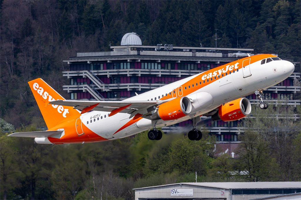 easyJet / G-EZTJ / Airbus A320-214