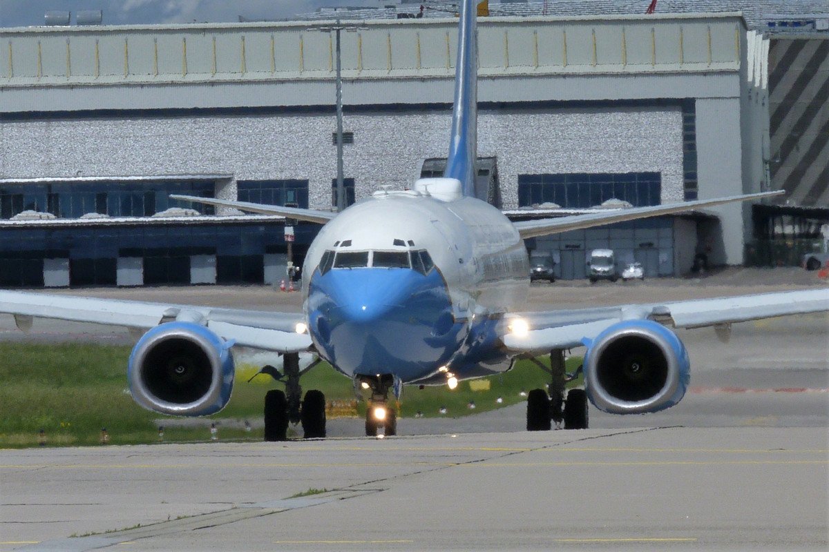 01-0040.       C-40B.       USAF