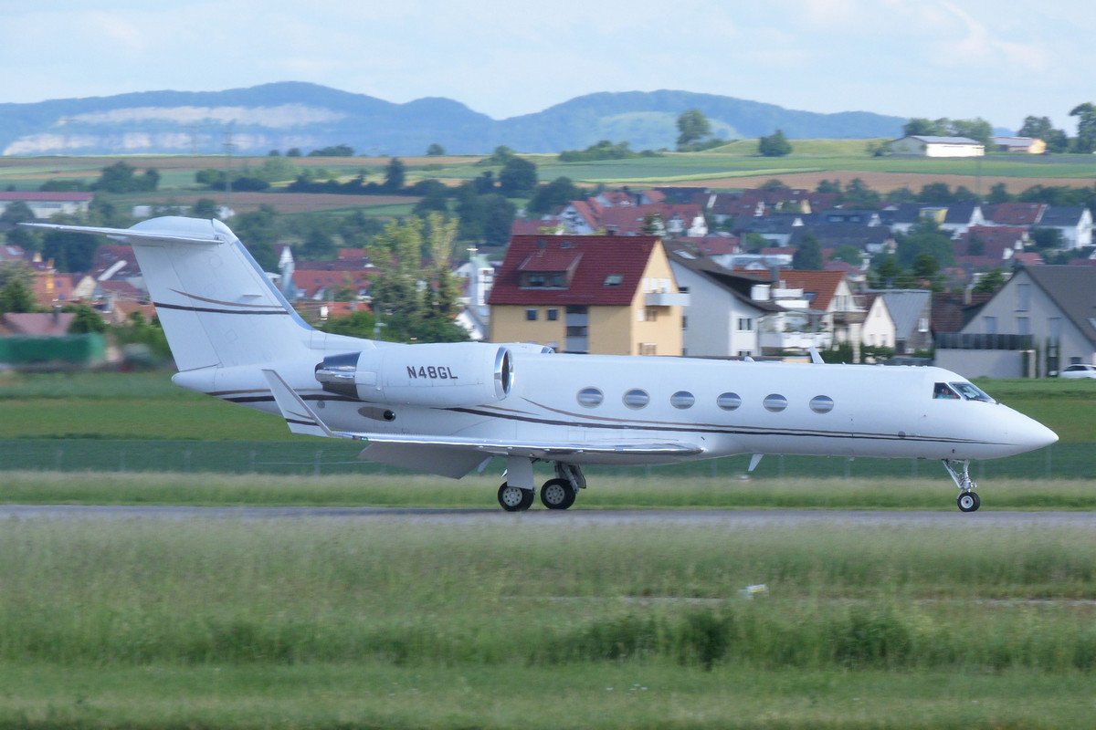 N48GL.  Gulfstream G-IV  Phoenix Air.