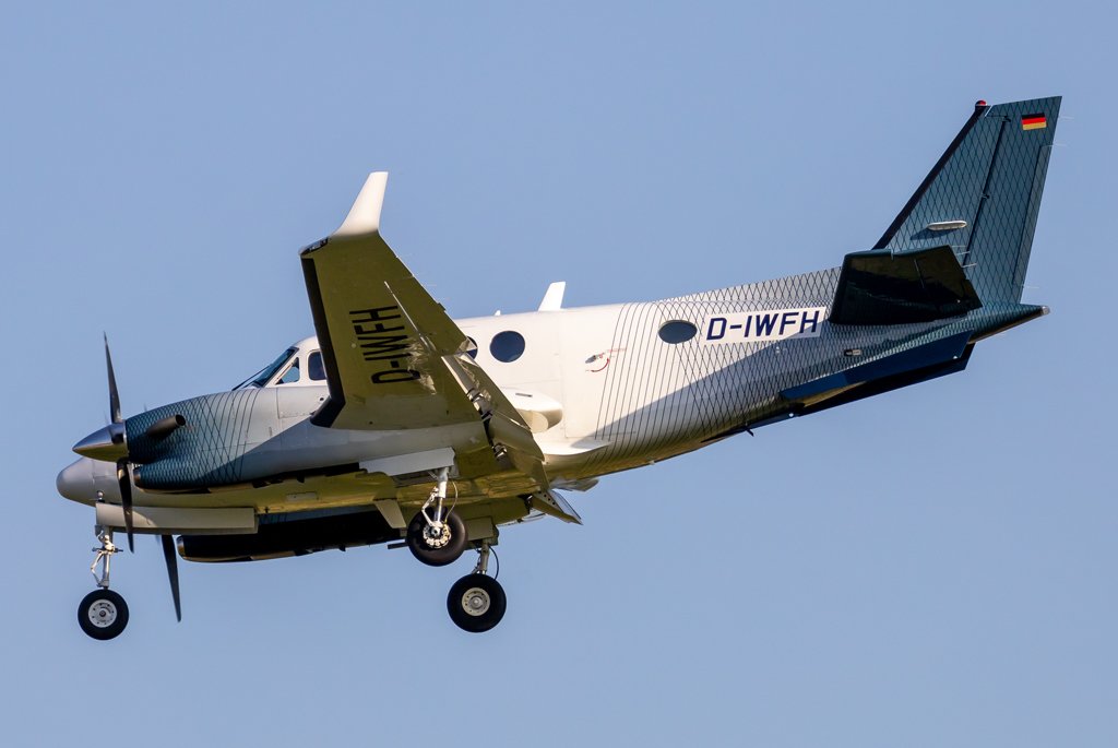 Private / D-IWFH / Beechcraft 90 King Air