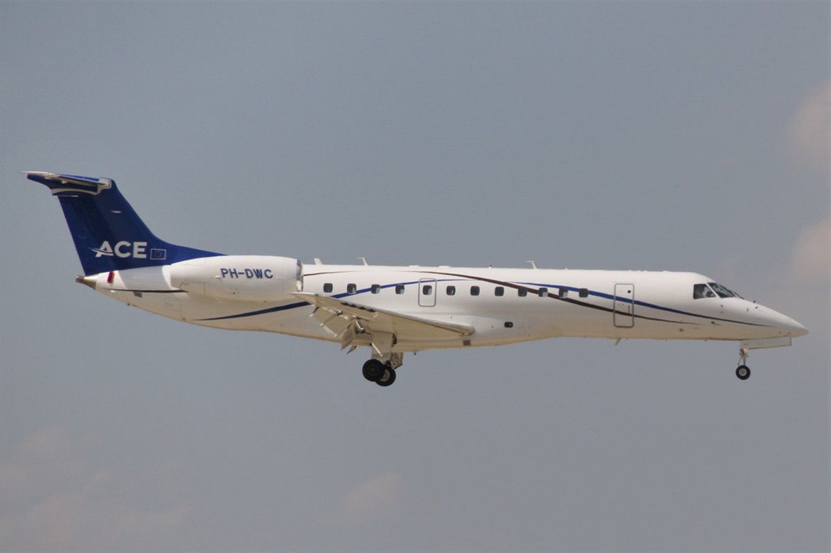 PH-DWC    Embraer ERJ135   JetNetherlands BV