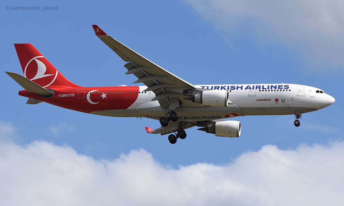 TK / A332 / TC-JNB / Team Türkiye Livery