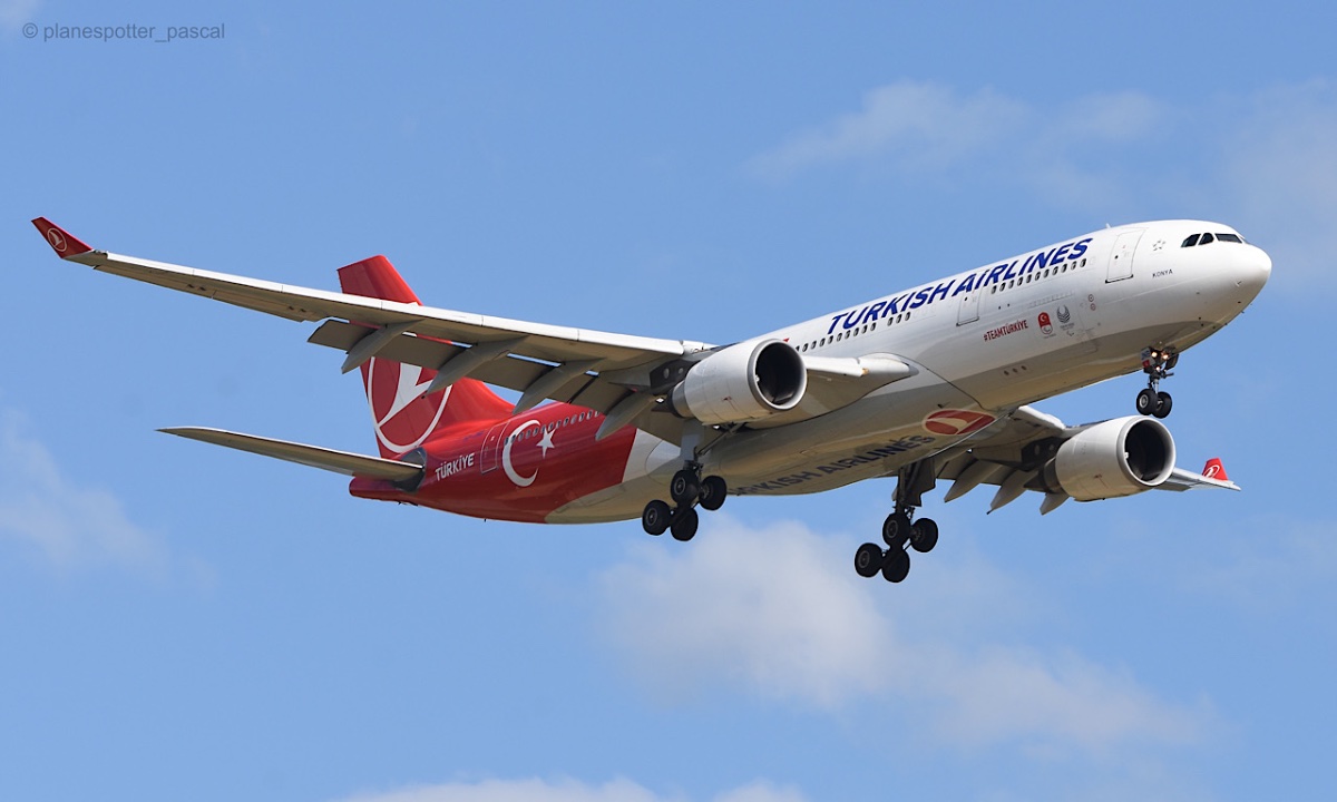 TK / A332 / TC-JNB / Team Türkiye Livery