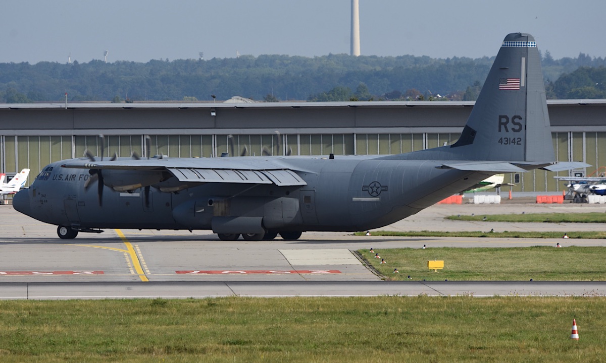 04-3142 / USAF / C-130J-30 Hercules