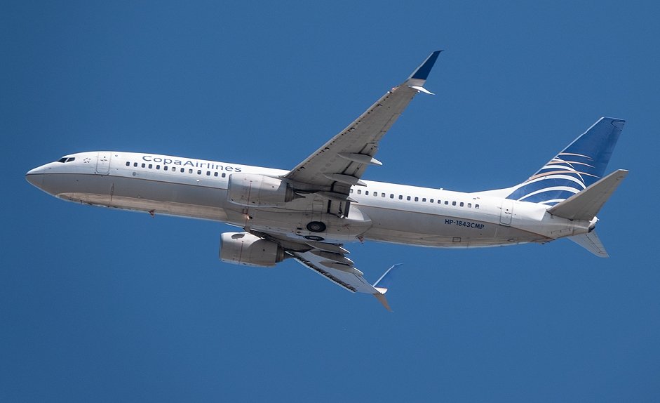 HP-1843CMP Copa Airlines Boeing 737-8V3(WL).jpg