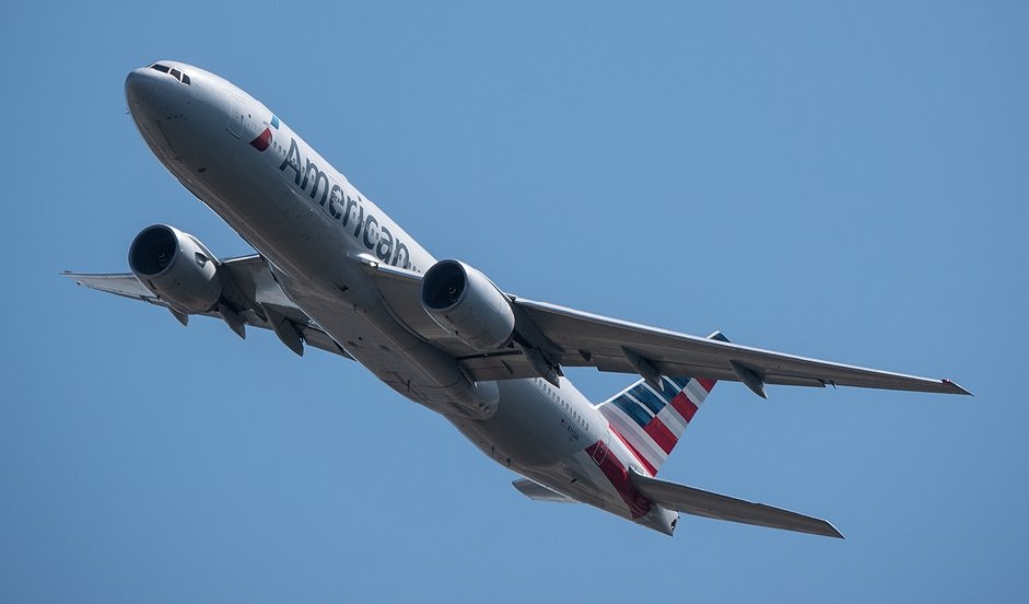 N792AN American Airlines Boeing 777-223ER.jpg