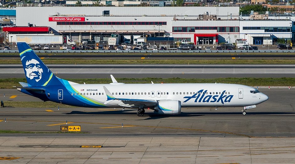 N934AK Alaska Airlines Boeing 737-9 MAX.jpg