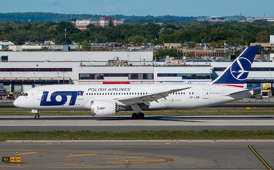 SP-LRB LOT - Polish Airlines Boeing 787-8 Dreamliner.jpg