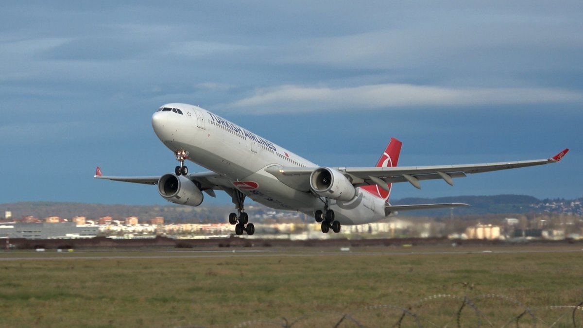 Turkish Airlines / TC-LOB / Airbus A330