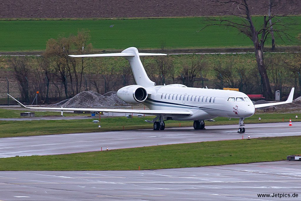 VH-LUN150123.jpg