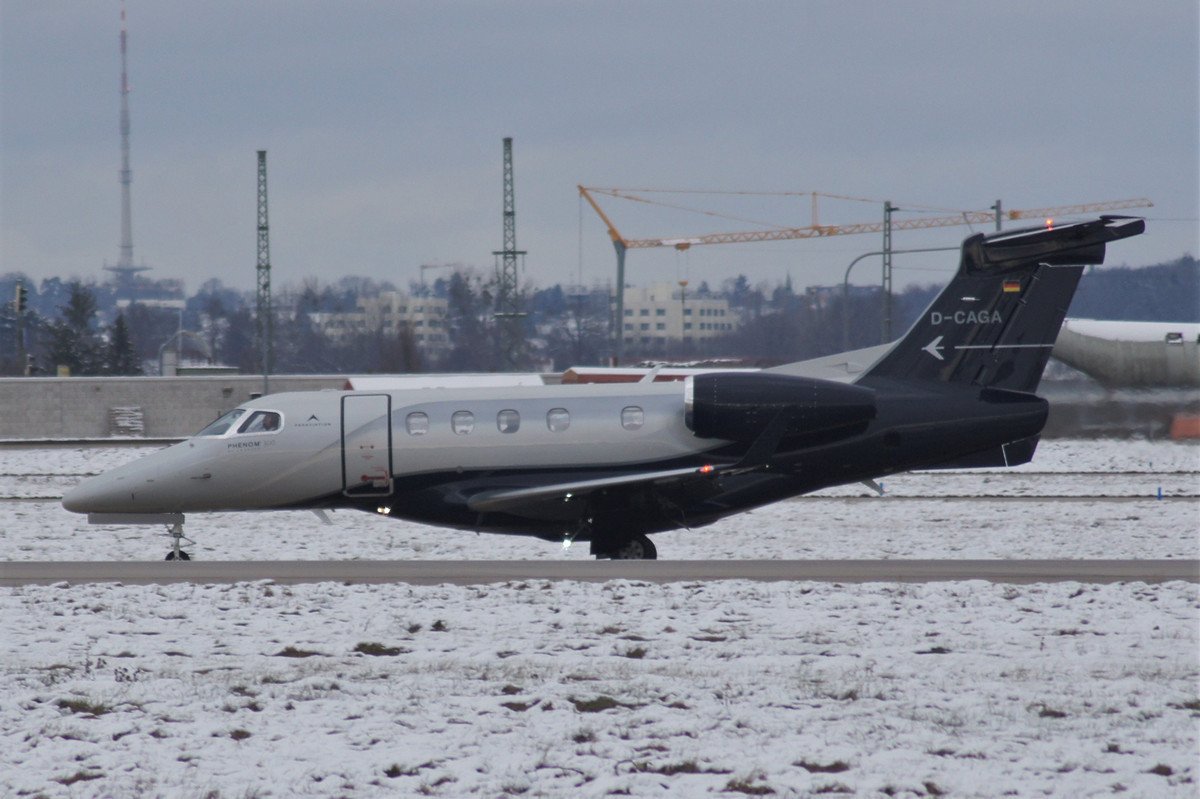 D-CAGA      Embraer Phenom 300    PADAviation