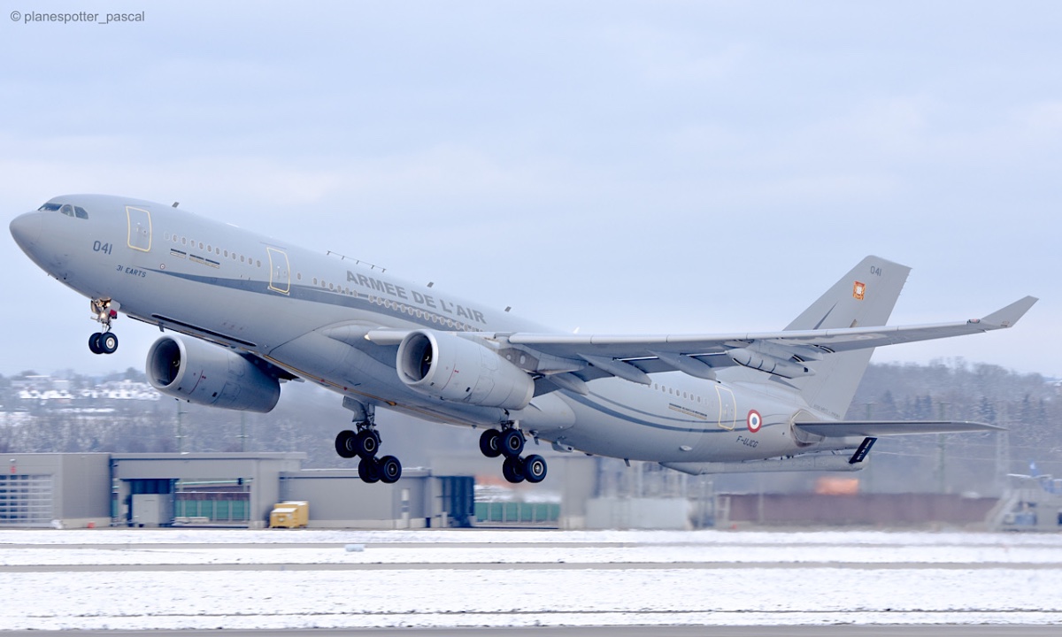 French Air Force / F-UJCG (041) / A330-200