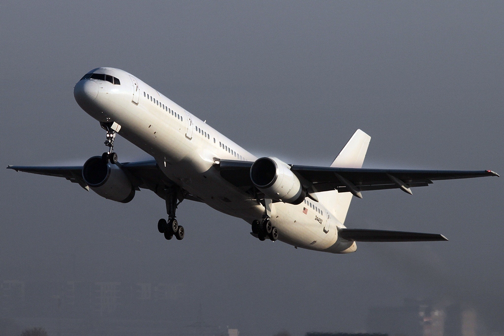 USA - Air Force Boeing C-32B (B757-200) 02-4452