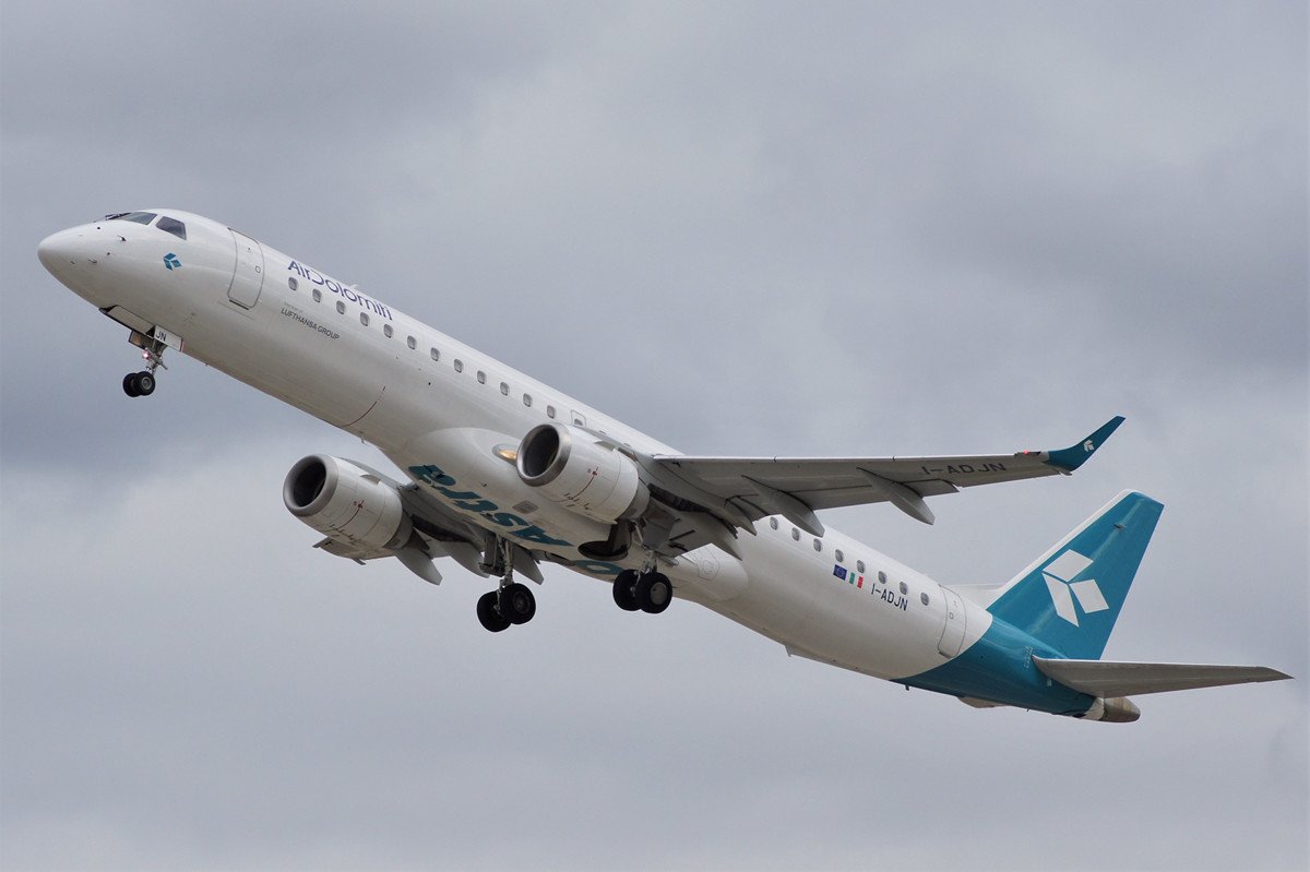 I-ADJN. ERJ-195LR. Air Dolomiti