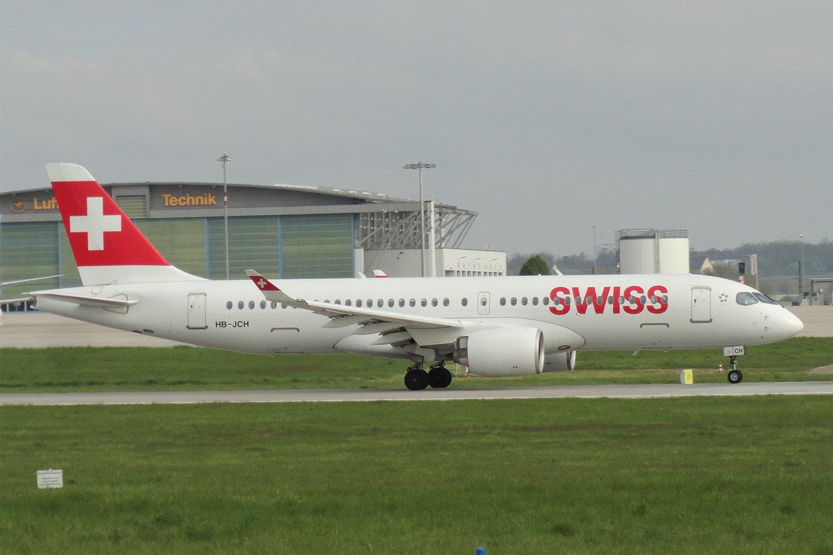 HB-JCH A220-300 Swiss