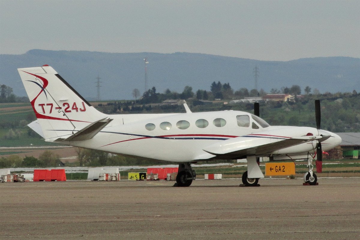 T7-24J Cessna 425 Conquest I