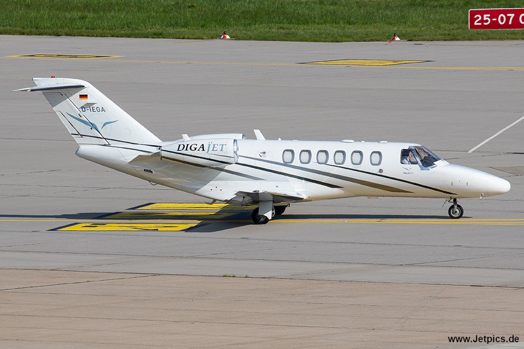 D-IEGA030523.jpg