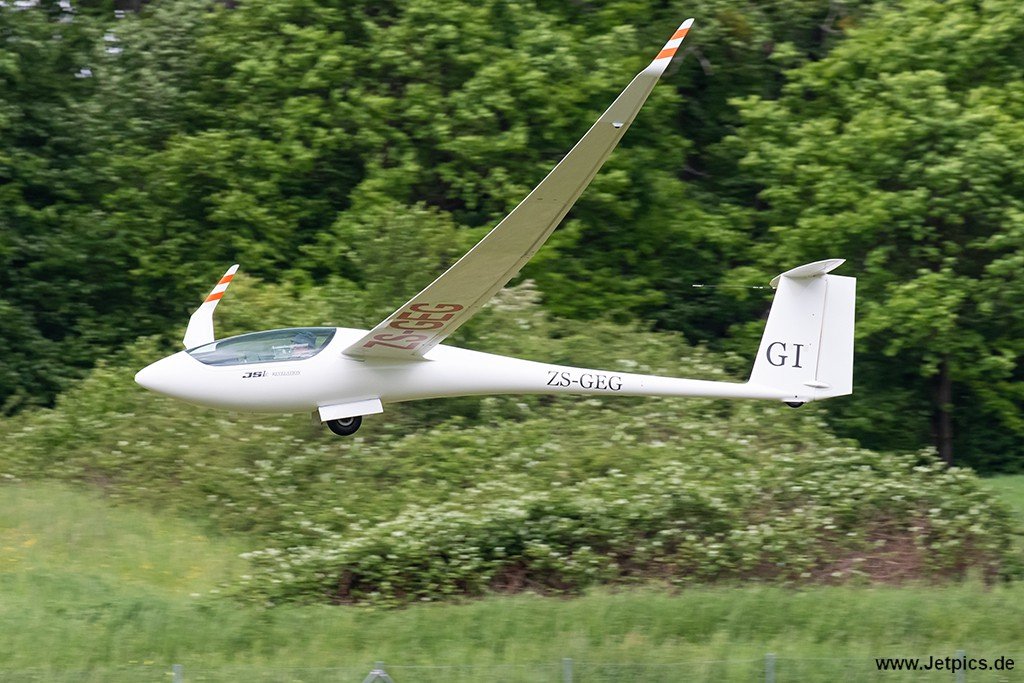 ZS-GEG150523.jpg