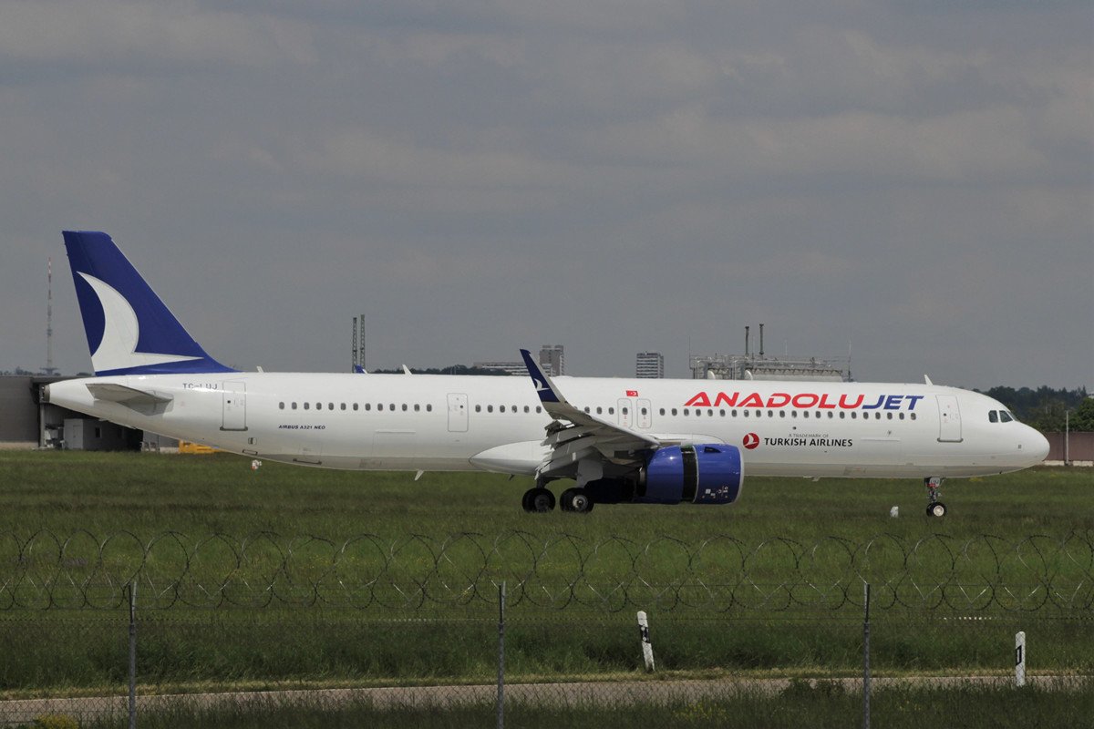 TC-LUJ  A321-271NX  Anadolujet