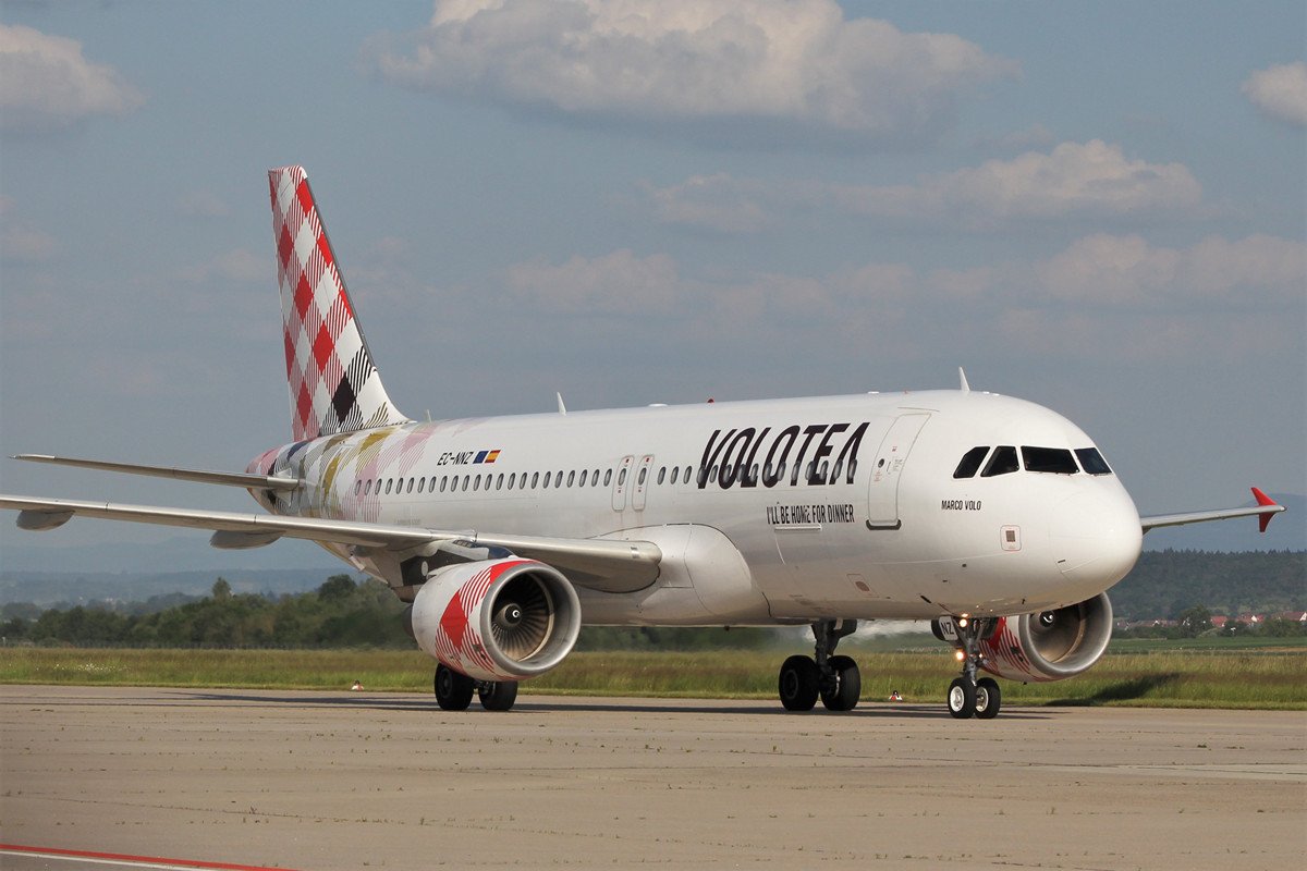 EC-NNZ  A320-214   Volotea Airlines