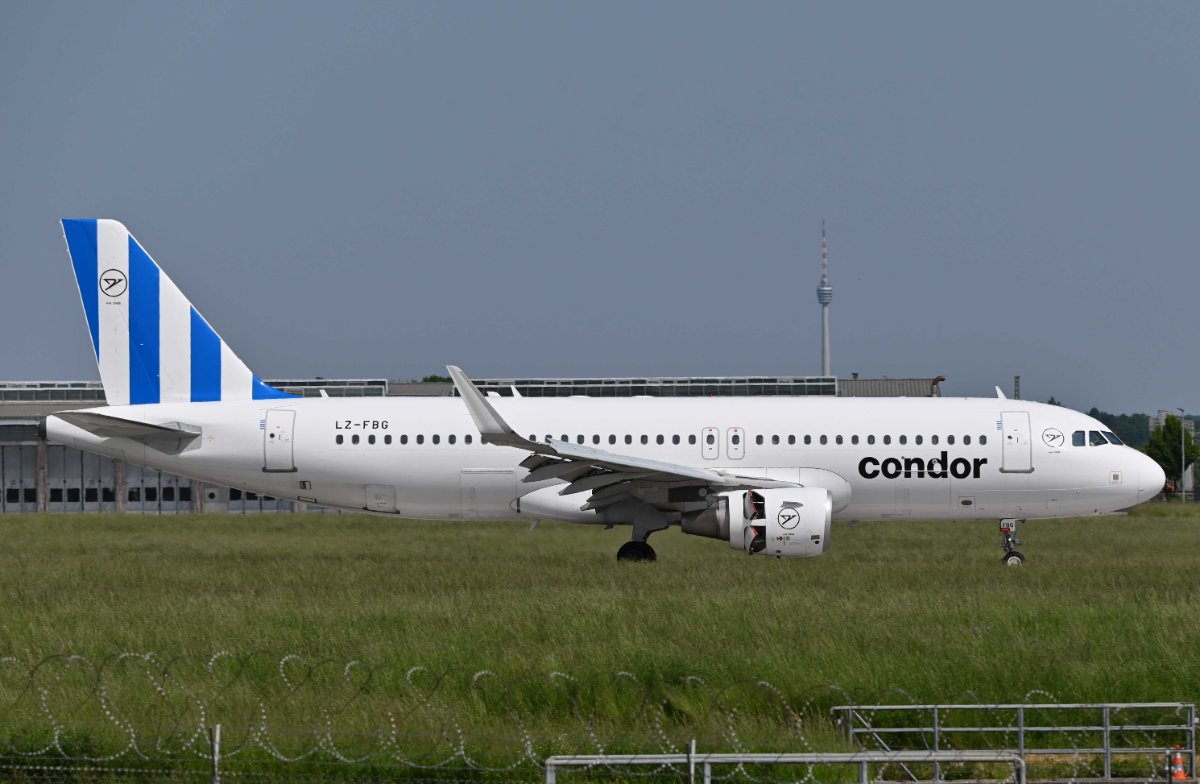 LZ-FBG Condor Airbus A320-214.JPG