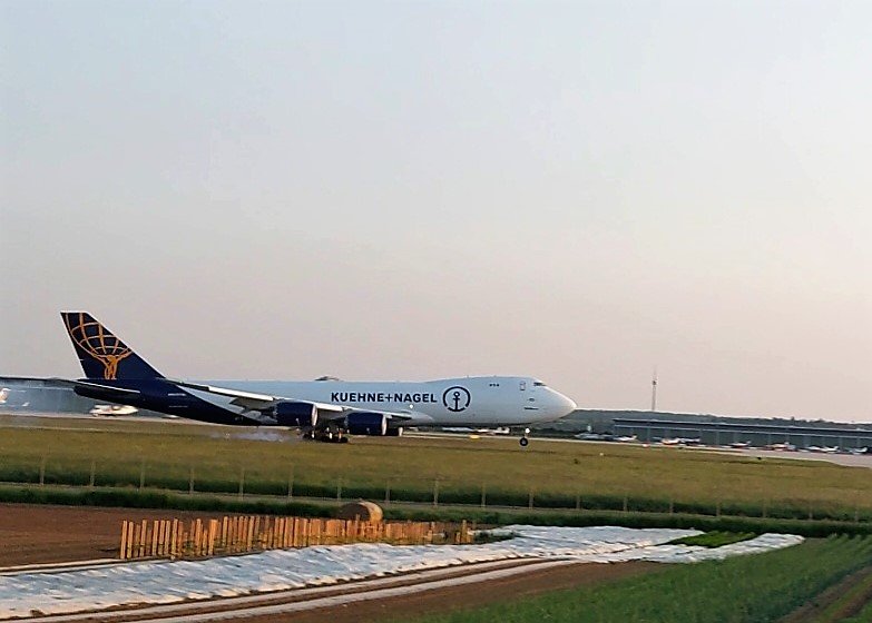 Atlas Air 747-8F Touchdown.jpg