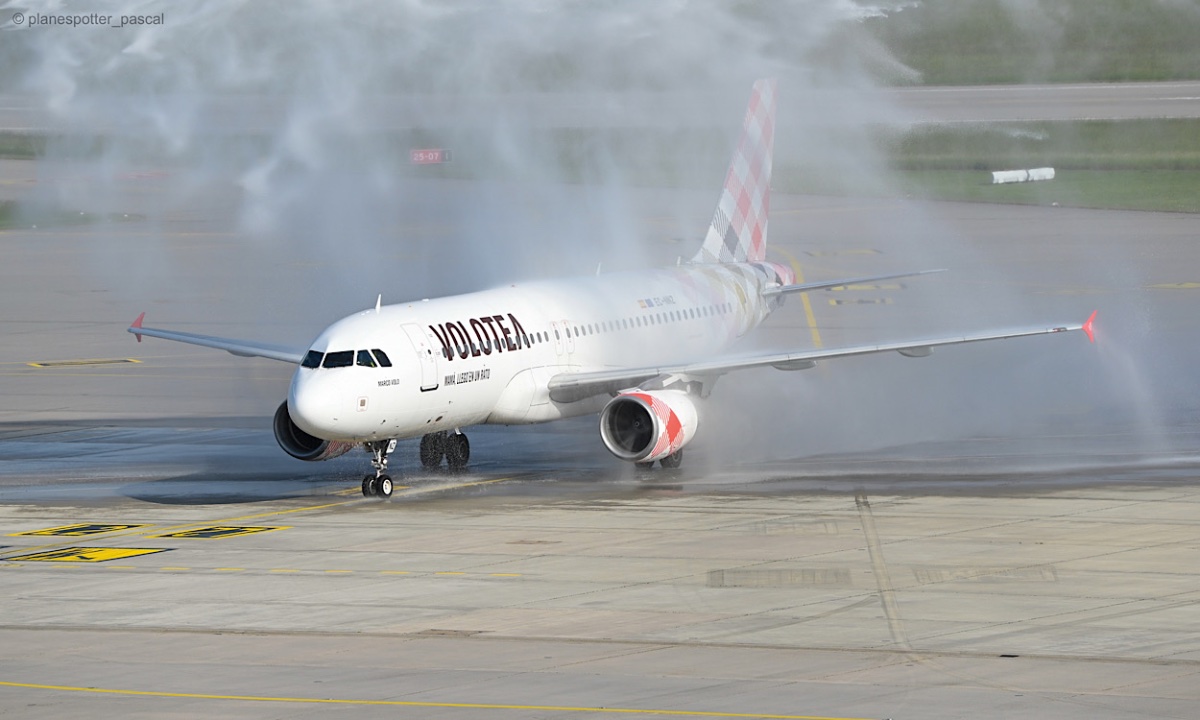 Volotea / EC-NNZ / A320-214