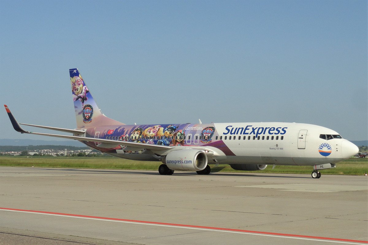 TC-SPE   737-8HC(WL)       SunExpress