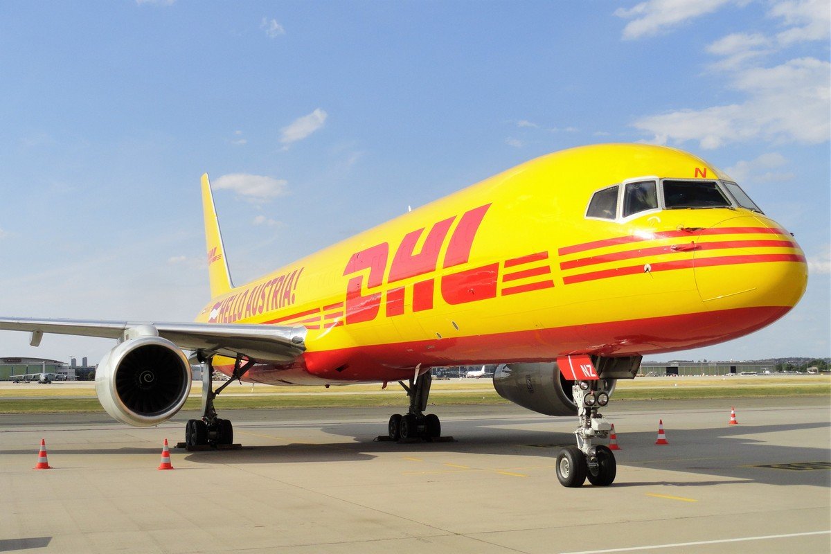 OE-LNZ      757-223(PCF)          DHL